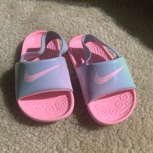 Little girls nike sandals good condition size 6c